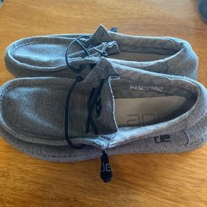 Hey Dude size mens 9 Wally